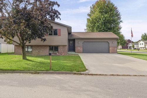 802 Laurel Place E, Holmen, WI, 54636 | Card Image