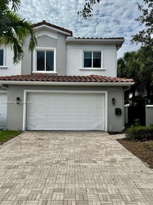 2706-2706 Ne 30th Pl, Fort Lauderdale, FL, 33306-1748 | Card Image