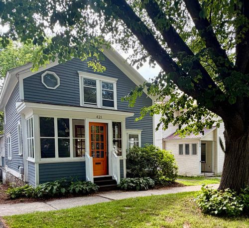 421 Saint Paul St, Burlington, VT, 05401-5621 | Card Image