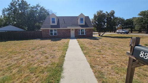 833 James St, Azle, TX, 76020-2670 | Card Image