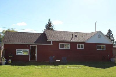 8 Hazel St, House other with 2 bedrooms, 1 bathrooms and 3 parking in Kapuskasing ON | Image 2