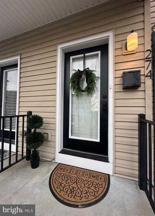 274 Delmar St, PHILADELPHIA, PA, 19128-4501 | Card Image