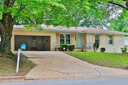 1211 N 29th Ave, Humboldt, TN, 38343-2018 | Card Image