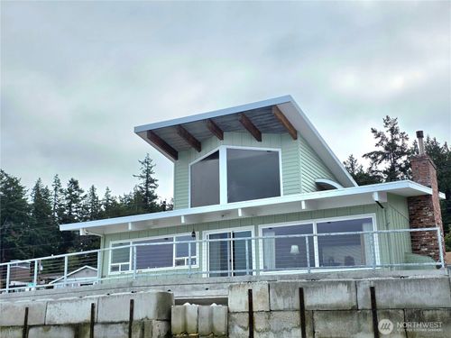 107 Utsalady Rd, Camano Island, WA, 98282-7211 | Card Image