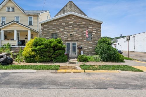 539 4th Ave, Ford City, PA, 16226-1012 | Card Image