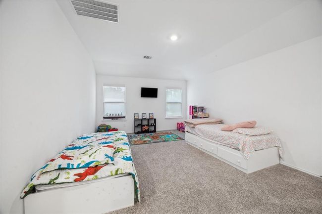 922 Forest Vw, House other with 5 bedrooms, 3 bathrooms and 3 parking in New Caney TX | Image 19