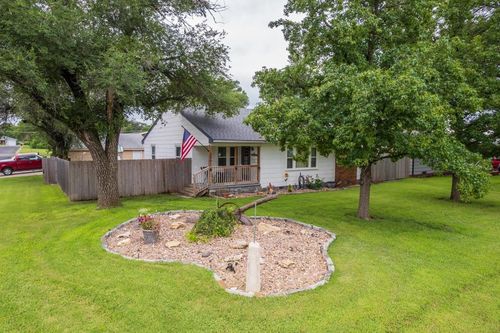2001 Dearborn St, Augusta, KS, 67010-2113 | Card Image