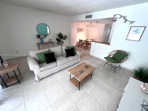 apt-101-2345 Ne 135th St, North Miami, FL, 33181-3546 | Card Image