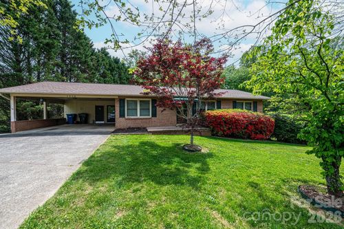 1250 21st Ave Ne, Hickory, NC, 28601-1616 | Card Image