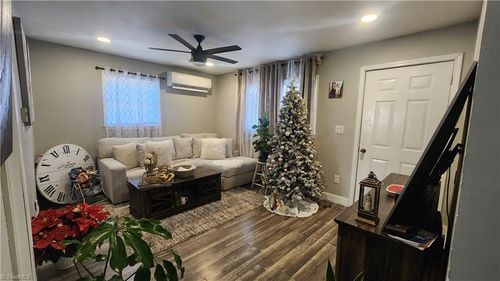 1210 Ne 22nd St, Winston Salem, NC, 27105-5402 | Card Image