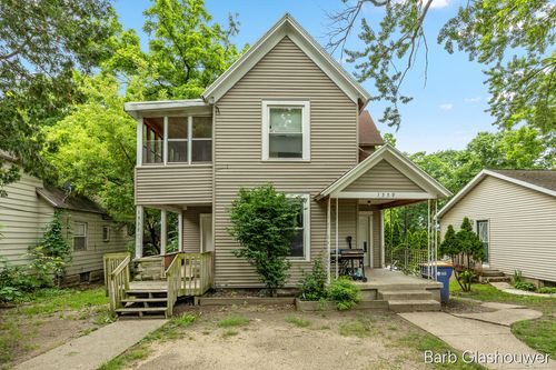 1559 Forrest Ave Ne, Grand Rapids, MI, 49505-5077 | Card Image