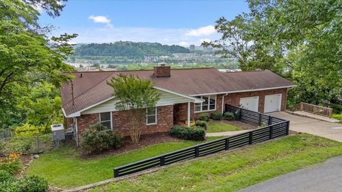 302 Walsh Rd, Chattanooga, TN, 37405-3732 | Card Image