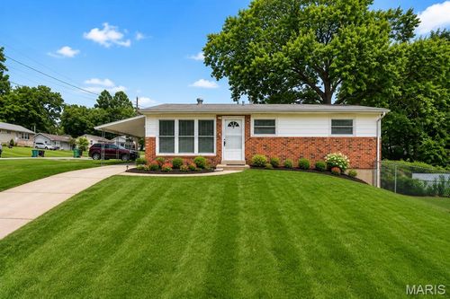 7834 Fleta St, Affton, MO, 63123-2807 | Card Image