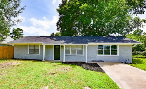 8 Patinka Dr, Hearne, TX, 77859-3289 | Card Image