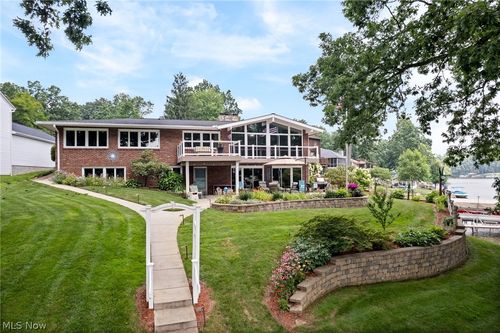 114 Lake Front Dr, Akron, OH, 44319-3618 | Card Image