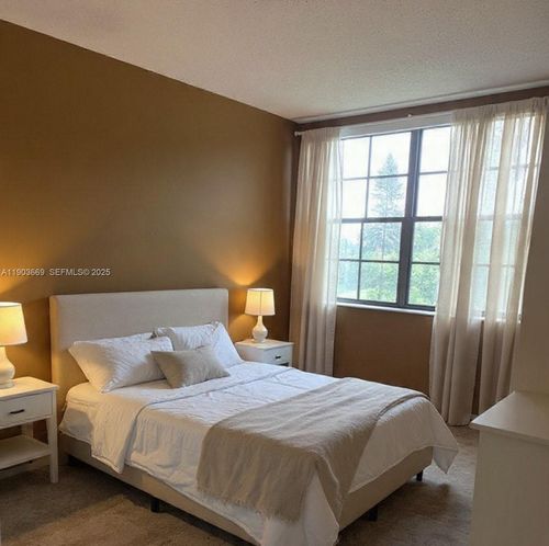 apt-508-2025 Ne 164th St, North Miami Beach, FL, 33162-4158 | Card Image