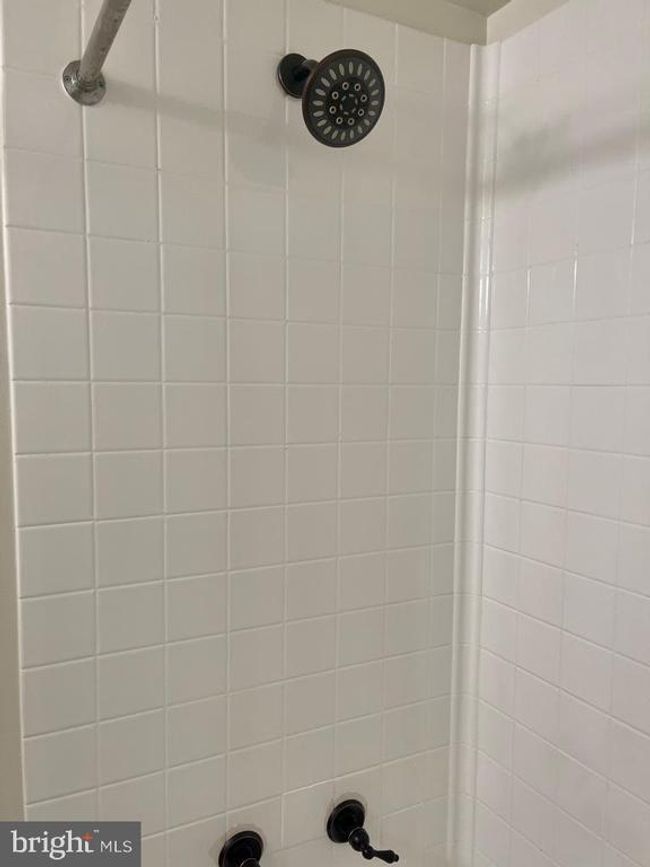 APT-22C - 11629 Stoneview Sq, Condo with 3 bedrooms, 2 bathrooms and null parking in RESTON VA | Image 20
