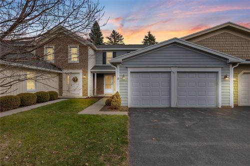 5 Creek Rdg, Pittsford, NY, 14534-4405 | Card Image