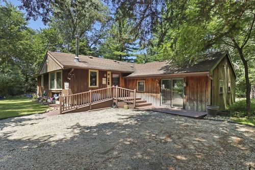 7083 Evergreen Ln, Elkhorn, WI, 53121-3115 | Card Image