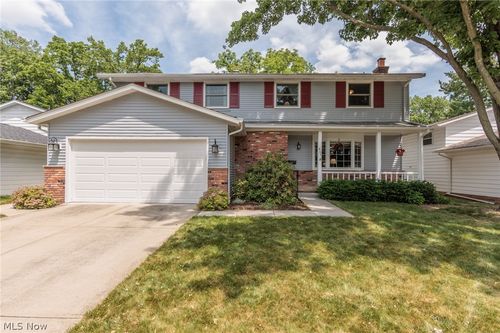 457 Edgewood Cir, Berea, OH, 44017-2428 | Card Image