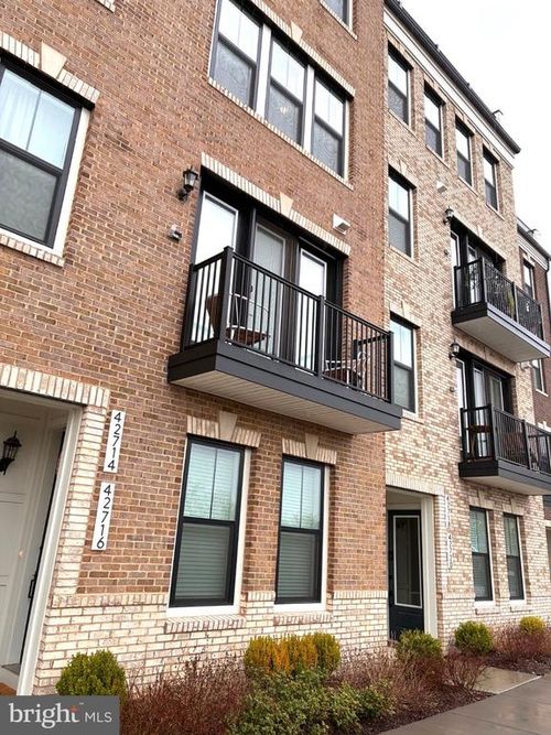 42716 Darala Dr, ASHBURN, VA, 20147 | Card Image