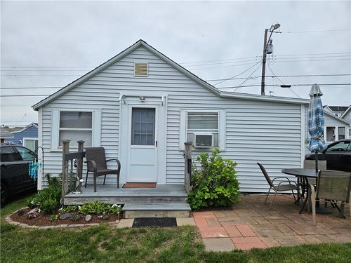 854 Matunuck Beach Rd, South Kingstown, RI, 02879-7071 | Card Image