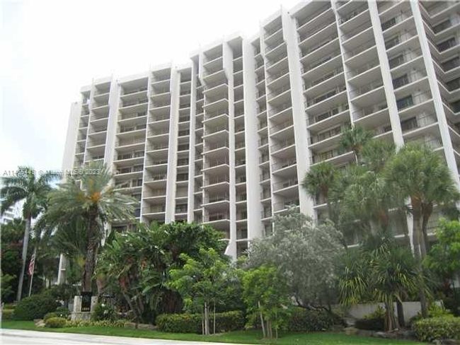 APT-1402 - 1800 S Ocean Blvd, Condo with 3 bedrooms, 2 bathrooms and null parking in Pompano Beach FL | Image 4