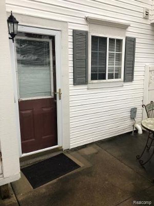 107-22301 Atlantic Pointe, Farmington Hills, MI, 48336-4342 | Card Image