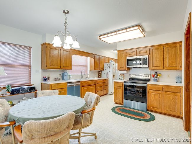 121 W 17 Th St, House other with 3 bedrooms, 3 bathrooms and null parking in Ada OK | Image 22