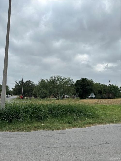 401 Conchita Dr, Hidalgo, TX, 78557-4012 | Card Image