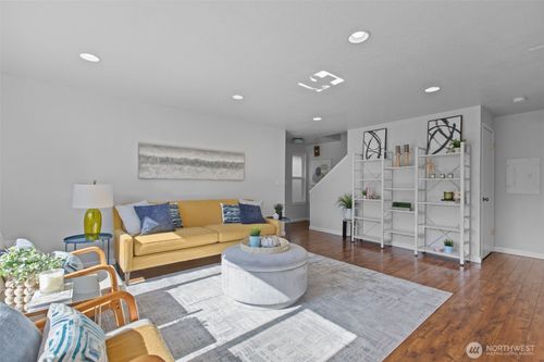 1128 91st St, Seattle, WA, 98103-4004 | Card Image