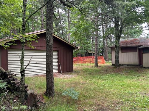 2923 Michigan Shores Rd, Gulliver, MI, 49840 | Card Image
