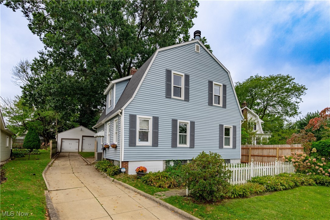 Crescent Dr, Akron, OH 44301
