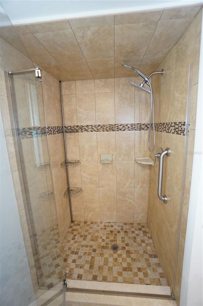 APT-9B - 1 Colony Point Dr, Condo with 2 bedrooms, 2 bathrooms and null parking in PUNTA GORDA FL | Image 21