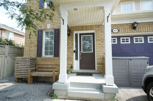 upper-657 Thompson Rd S, Milton, ON, L9T5W8 | Card Image