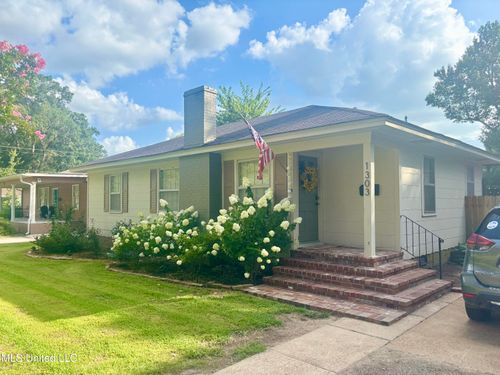 1303 Myrtle St, Greenwood, MS, 38930-2331 | Card Image