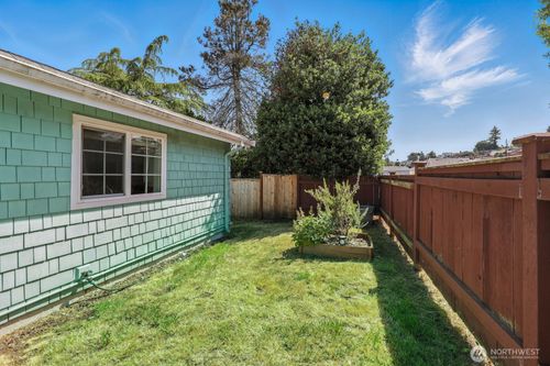 805 36th St, Anacortes, WA, 98221-3456 | Card Image