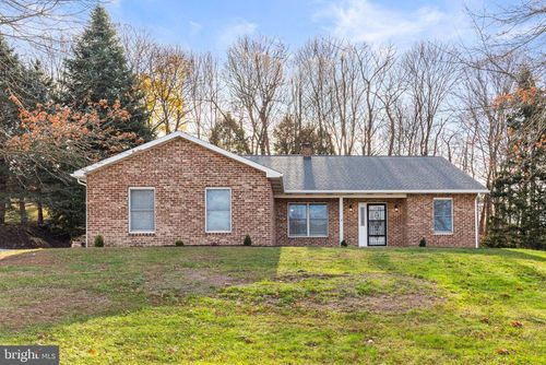 451 Boyer St, HALIFAX, PA, 17032-9014 | Card Image