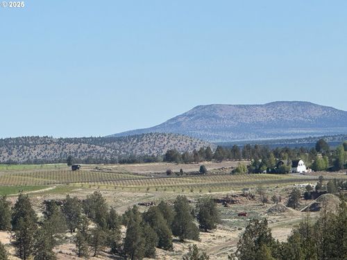 69850 Nw Lower Valley Dr, Terrebonne, OR, 97760-8925 | Card Image