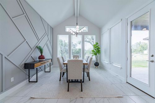 101 Woodstock Cir, Spicewood, TX, 78669-2287 | Card Image