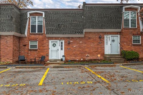 60-10429 Corbeil Dr, Saint Louis, MO, 63146-5911 | Card Image