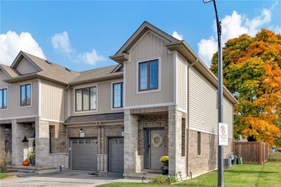 1 - 377 Glancaster Rd, Townhouse with 3 bedrooms, 1 bathrooms and 2 parking in Ancaster ON | Image 3