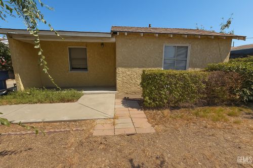 11030 De Garmo Ave, Pacoima, CA, 91331-1907 | Card Image