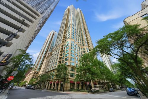 705-25 E Superior St, Chicago, IL, 60611-2549 | Card Image