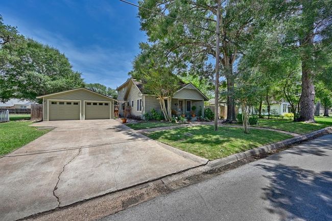 1026 Atchison St, House other with 3 bedrooms, 2 bathrooms and 2 parking in Sealy TX | Image 27
