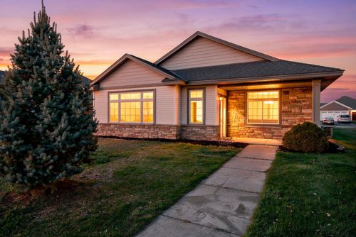 573 Taft Loop S, Cambridge, MN, 55008-9354 | Card Image