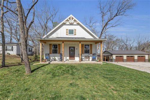 89 Enchanted Ln, Linn Valley, KS, 66040-5223 | Card Image