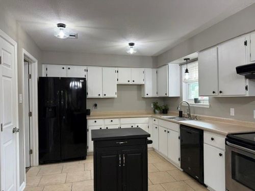 4915 Charnock Dr, Alvin, TX, 77511-5405 | Card Image