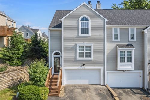 2692 Hunters Point Dr, Wexford, PA, 15090-7991 | Card Image