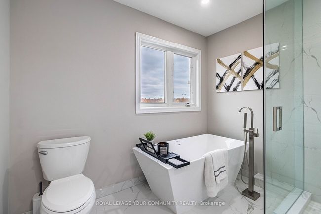 63 Regency View Hts, House other with 4 bedrooms, 4 bathrooms and 5 parking in Maple ON | Image 22